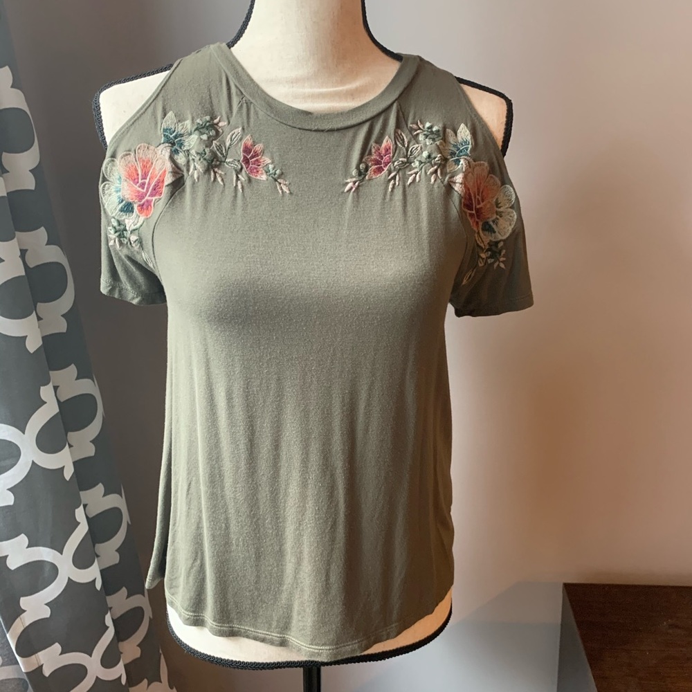 american eagle soft and sexy off the shoulder top